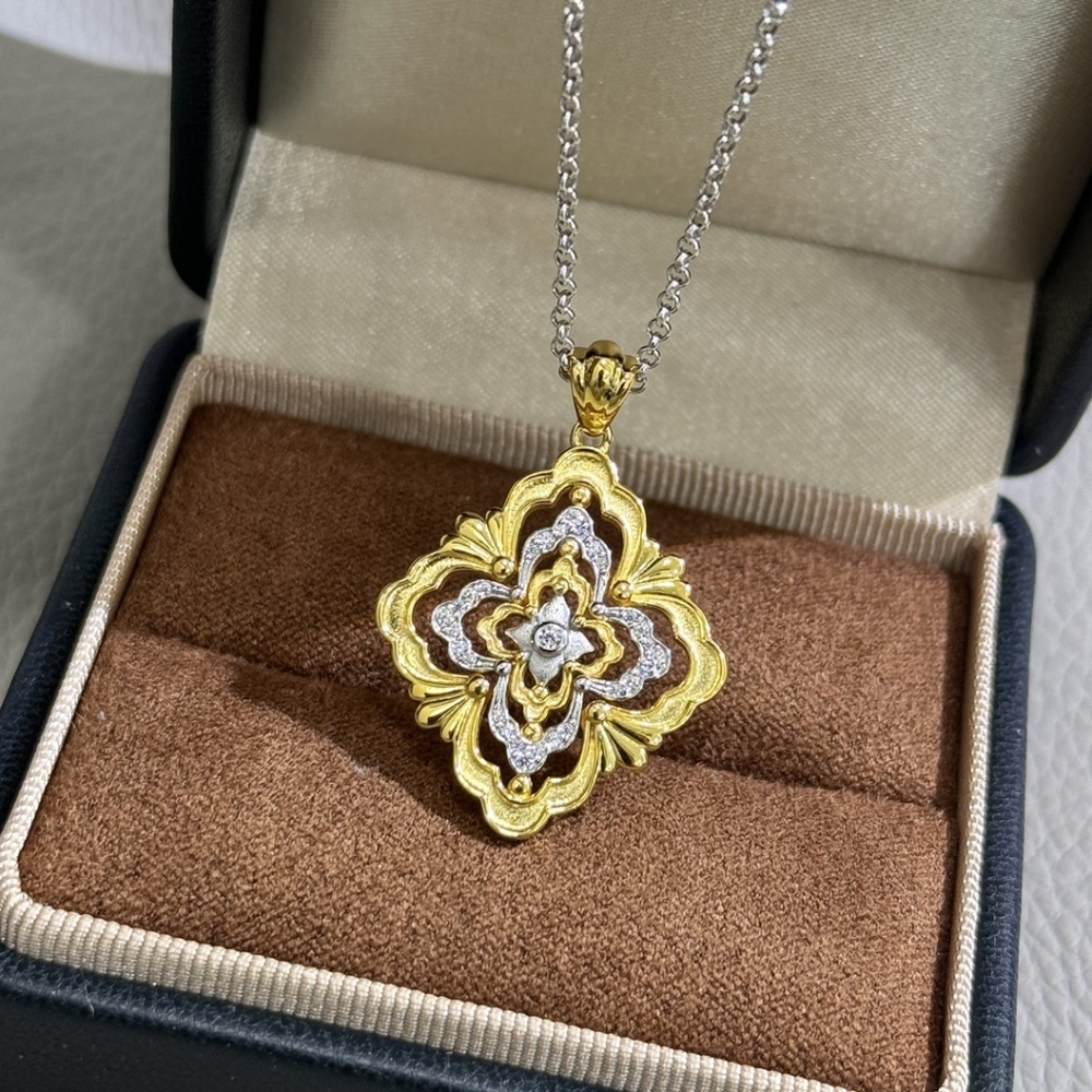 Buccellati necklace
